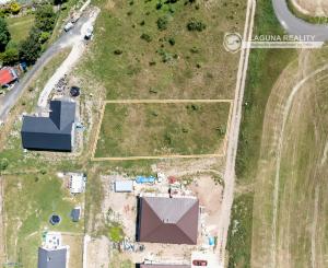 Stavebný pozemok (1000 m2) na križovatke ciest Čenčice
