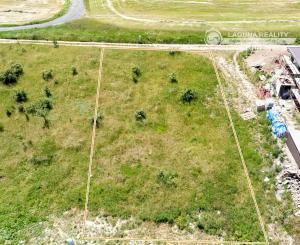 Stavebný pozemok (1000 m2) na križovatke ciest Čenčice