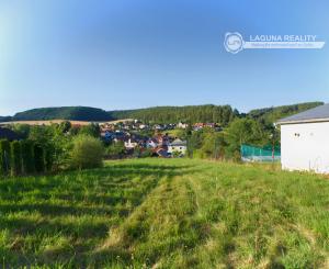 Stavebný pozemok (1 251 m²) s IS, dvojitým prístupom a výhľadom, Dravce