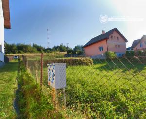 Stavebný pozemok (1 251 m²) s IS, dvojitým prístupom a výhľadom, Dravce