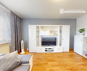 Byt 3+1 (73 m2) s loggiou sídl. Západ I. SNV