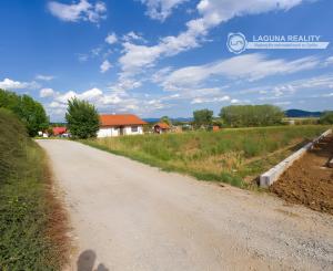 Stavebný pozemok (1 447 m²) rovinatý, s výhľadmi, Spišský Hrhov