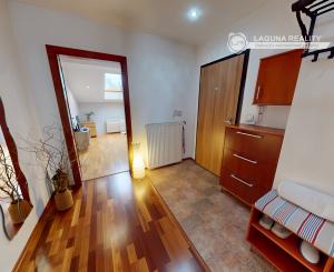 Atraktívny 4-izbový podkrovný byt (120 m2) s terasou Sp. Nová Ves