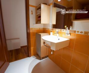 Atraktívny 4-izbový podkrovný byt (120 m2) s terasou Sp. Nová Ves