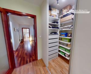 Atraktívny 4-izbový podkrovný byt (120 m2) s terasou Sp. Nová Ves