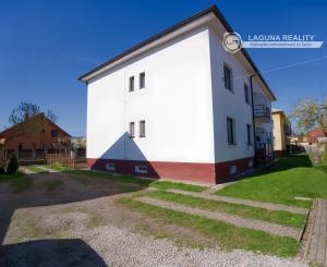 Byt 3+1 (109 m²) s 2 balkónmi, garážou a záhradou, centrum SNV