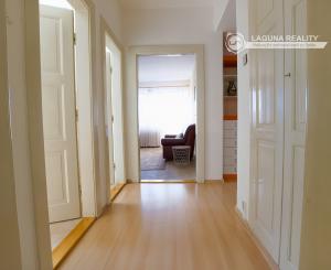 Byt 3+1 (109 m²) s 2 balkónmi, garážou a záhradou, centrum SNV