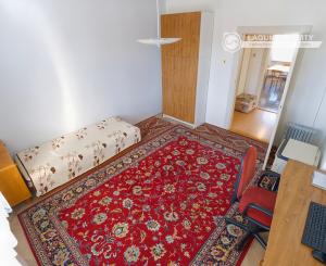 Byt 3+1 (109 m²) s 2 balkónmi, garážou a záhradou, centrum SNV