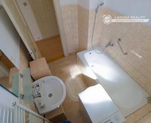 Byt 3+1 (109 m²) s 2 balkónmi, garážou a záhradou, centrum SNV