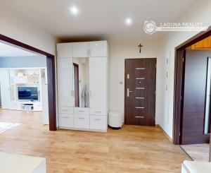 Byt 3+1 (73 m2) s loggiou sídl. Západ I. SNV
