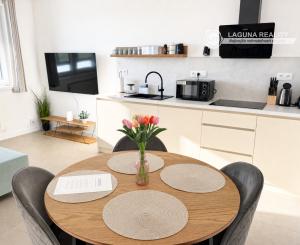 Moderný apartmán s terasou vo Veľkom Slavkove