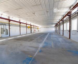 NA PRENÁJOM! Rekonštruovaná výrobná hala 800 m² Spišská Nová Ves