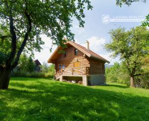 Zrubová chata – novostavba (907 m²), Závada, Levočské vrchy