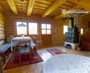 Zrubová chata – novostavba (907 m²), Závada, Levočské vrchy