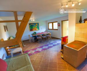 Zrubová chata – novostavba (907 m²), Závada, Levočské vrchy