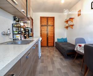 Tehlový byt 3-izbový (73 m²) s 2 balkónmi, centrum Spišská Nová Ves