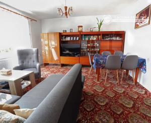 Tehlový byt 3-izbový (73 m²) s 2 balkónmi, centrum Spišská Nová Ves