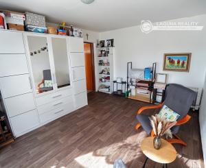 Tehlový byt 3-izbový (73 m²) s 2 balkónmi, centrum Spišská Nová Ves