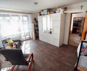 Tehlový byt 3-izbový (73 m²) s 2 balkónmi, centrum Spišská Nová Ves