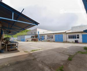 Komerčný pozemok (409 m²) s prístreškom v uzavretom areáli, Levoča