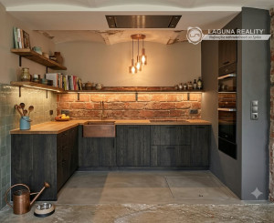 Rodinný dom (828 m²) s hospodárskou budovou, podtatranská obec Važec