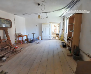 Rodinný dom (828 m²) s hospodárskou budovou, podtatranská obec Važec
