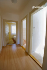 Byt 3+1 (104 m2) s 2 balkónmi, garážou a záhradou, centrum SNV