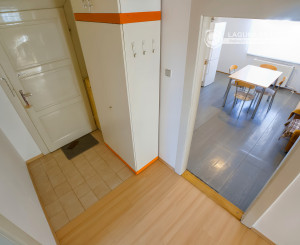 Byt 3+1 (104 m2) s 2 balkónmi, garážou a záhradou, centrum SNV