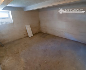 Byt 3+1 (104 m2) s 2 balkónmi, garážou a záhradou, centrum SNV