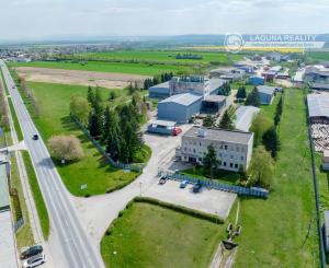 Podn. areál - adm, výroba, garáže, sklady (3,3 ha) neďaleko Košíc