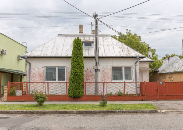 ZNÍŽENÁ CENA! RD na výbornej adrese v Michalovciach