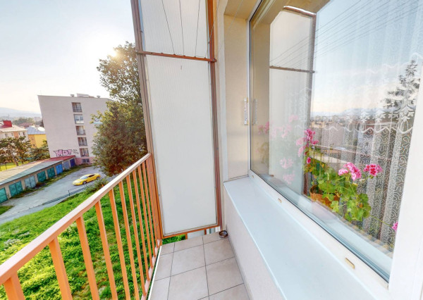 MOŽNÁ DOHODA! Byt 2+1 (58 m2) s balkónom, centrum SNV