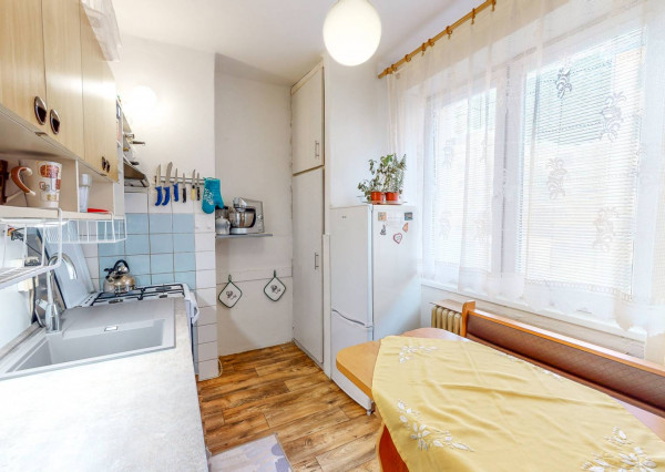 MOŽNÁ DOHODA! Byt 2+1 (58 m2) s balkónom, centrum SNV