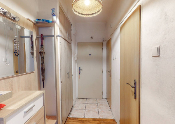 MOŽNÁ DOHODA! Byt 2+1 (58 m2) s balkónom, centrum SNV