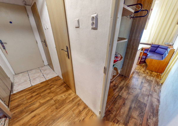 MOŽNÁ DOHODA! Byt 2+1 (58 m2) s balkónom, centrum SNV