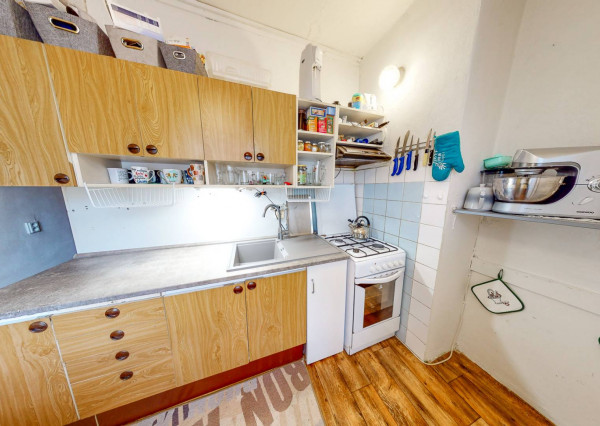 MOŽNÁ DOHODA! Byt 2+1 (58 m2) s balkónom, centrum SNV