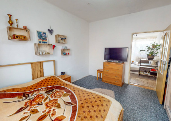 MOŽNÁ DOHODA! Byt 2+1 (58 m2) s balkónom, centrum SNV