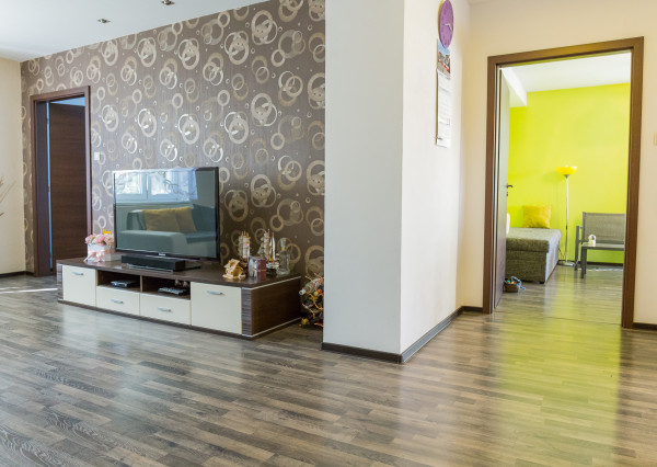 PRENÁJOM! Byt 3+1 (80 m2) s loggiou a záhradou, centrum SNV