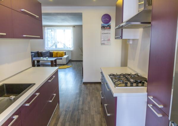 PRENÁJOM! Byt 3+1 (80 m2) s loggiou a záhradou, centrum SNV