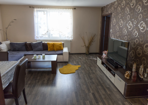 PRENÁJOM! Byt 3+1 (80 m2) s loggiou a záhradou, centrum SNV