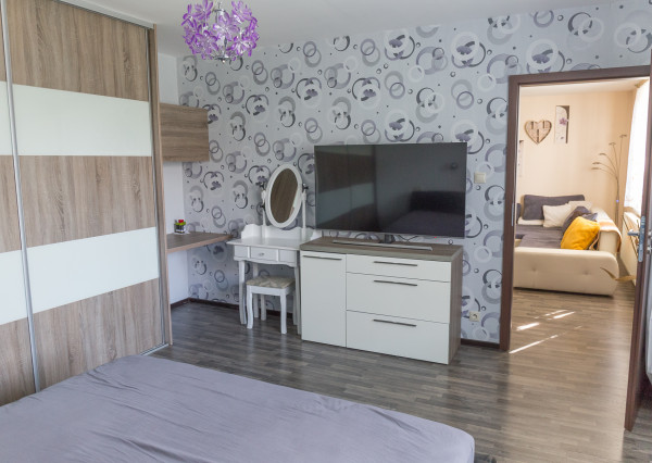 PRENÁJOM! Byt 3+1 (80 m2) s loggiou a záhradou, centrum SNV