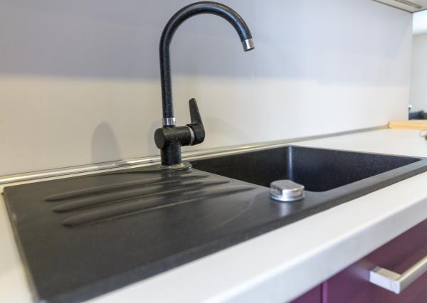 PRENÁJOM! Byt 3+1 (80 m2) s loggiou a záhradou, centrum SNV