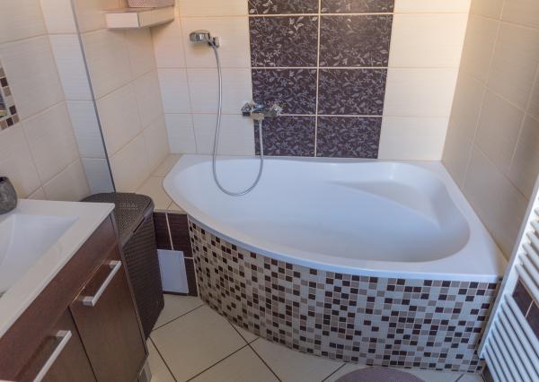 PRENÁJOM! Byt 3+1 (80 m2) s loggiou a záhradou, centrum SNV