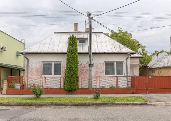 ZNÍŽENÁ CENA! RD na výbornej adrese v Michalovciach