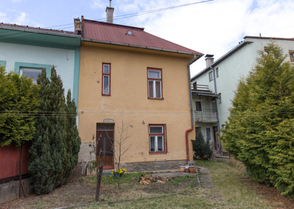 Multifunkčný rodinný dom blízko centra Sp. Nová Ves