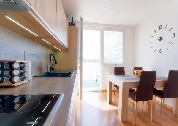 REZERVOVANÝ ! Byt 3+1 (75 m2) s loggiou, ul. E. M. Šoltésovej Sp. Nová Ves