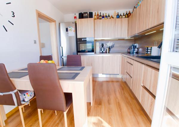 REZERVOVANÝ ! Byt 3+1 (75 m2) s loggiou, ul. E. M. Šoltésovej Sp. Nová Ves