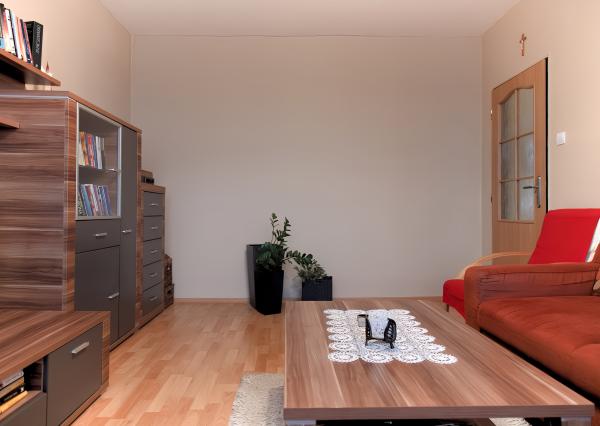 ZNÍŽENÁ CENA ! Byt 2+1 (52 m2) na začiatku sídl. Mier Sp. Nová Ves