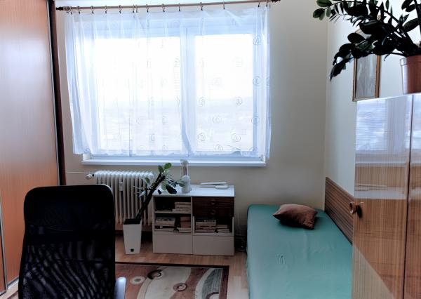 ZNÍŽENÁ CENA ! Byt 2+1 (52 m2) na začiatku sídl. Mier Sp. Nová Ves