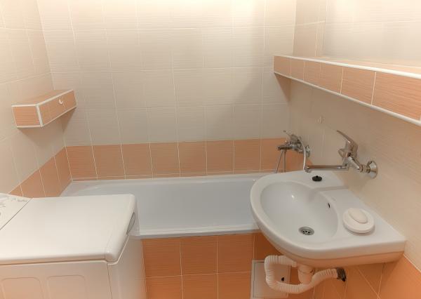 ZNÍŽENÁ CENA ! Byt 2+1 (52 m2) na začiatku sídl. Mier Sp. Nová Ves